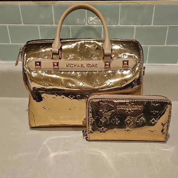 Michael Kors Handbags - Michael Kors Rose Gold Women's Bag and Wallet Set